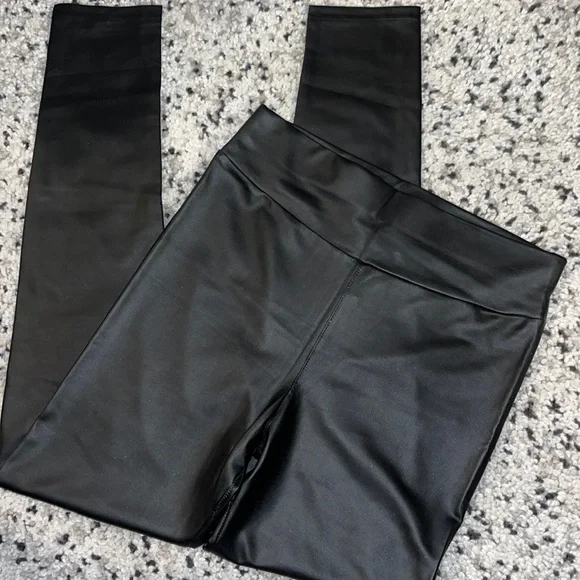Faux Leather Matte Black Leggings Pants - Picture 3 of 9